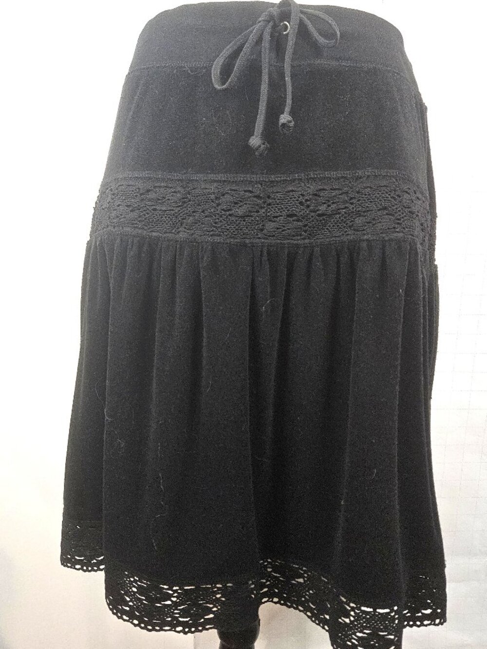 BCBG Plush, Soft Textured XL Black Slightly Flared Skirt